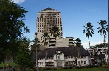 The Apartments At Merdeka Palace Hotel กูชิง ภายนอก รูปภาพ