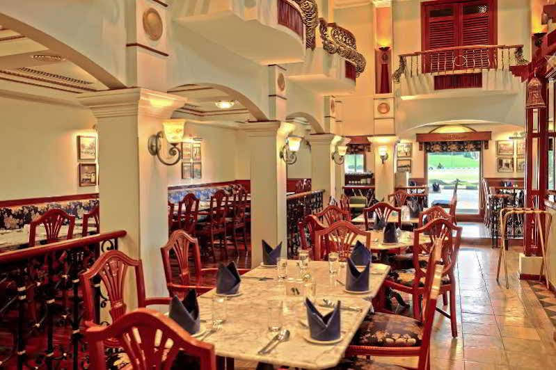 The Apartments At Merdeka Palace Hotel กูชิง ภายนอก รูปภาพ